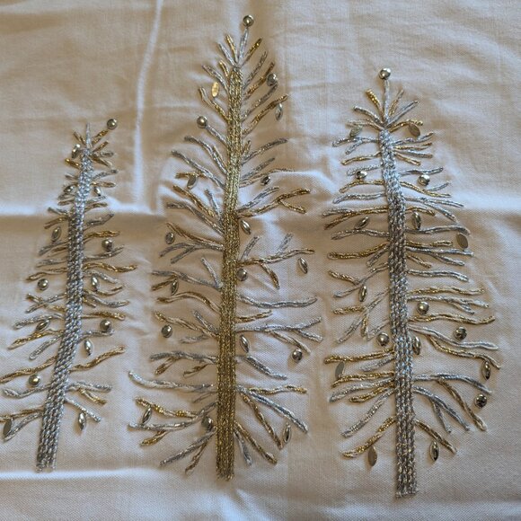 Cushion Cover Stylish Beaded White Cushion covers 17.8 x 18.4" - Picture 2 of 5